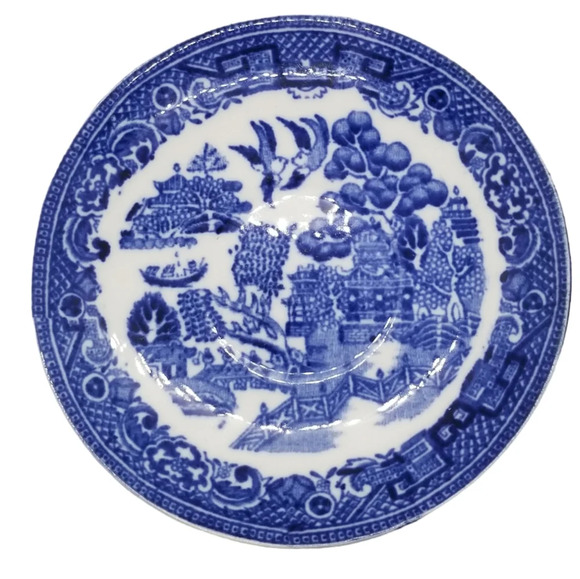 VINTAGE OLD WILLOW PATTERN SMALL DECORATIVE PLATE - Picture 1 of 4